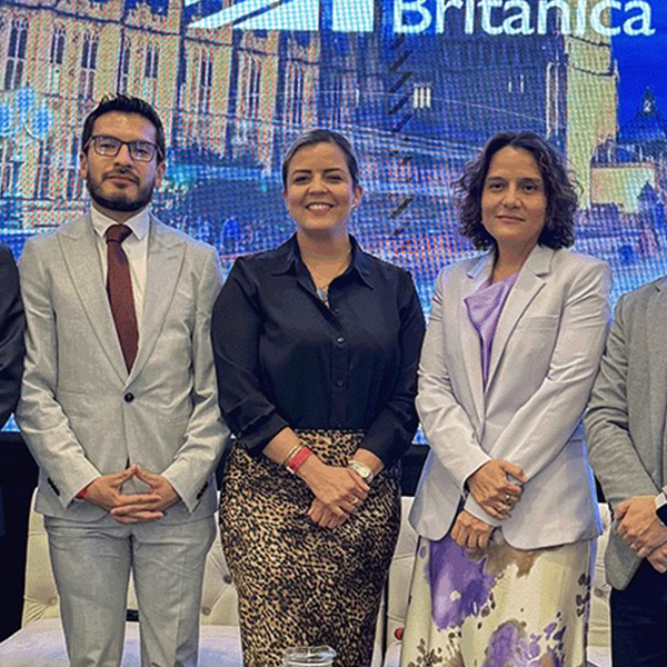panel organizado por la Cámara Ecuatoriano Británica: “Transformación Sostenible: Energía, Movilidad e Innovación con Propósito